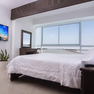 Apartamento 8 Vista Al Río Riverfront 2, Puerto Santa Ana,, Guayaquil